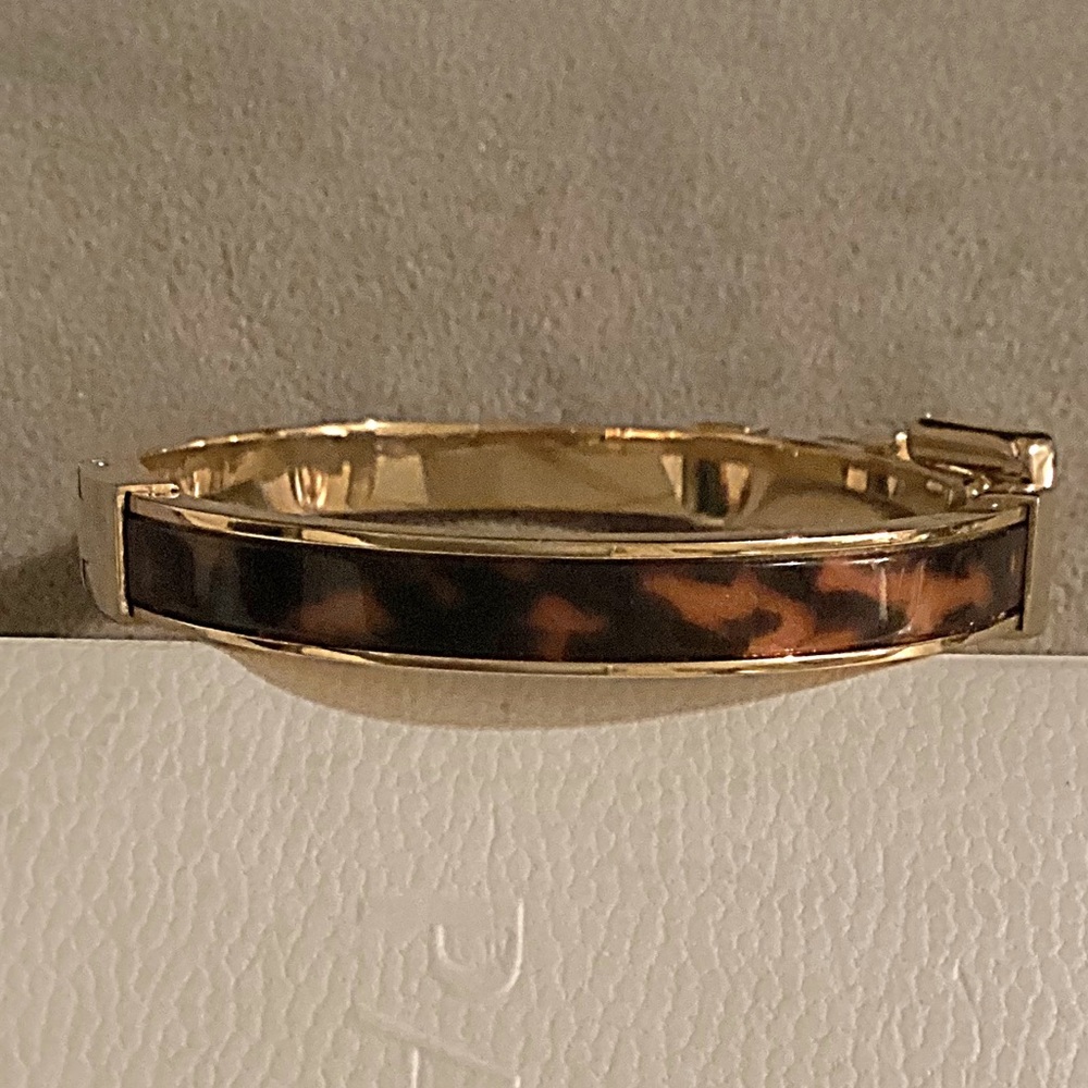 Michael Kors Heritage Buckle Hinged Bangle - Picture 6 of 11